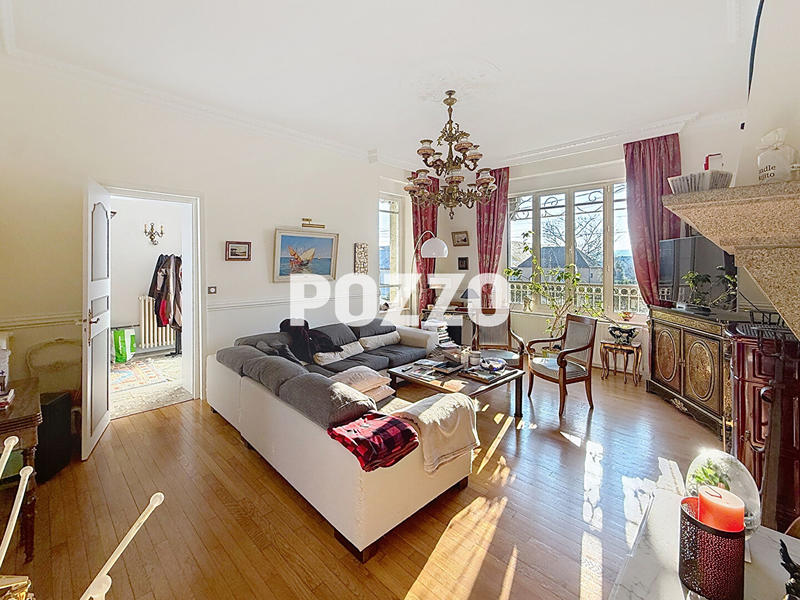 Maison bourgeoise - 337 m² - 12 pièces