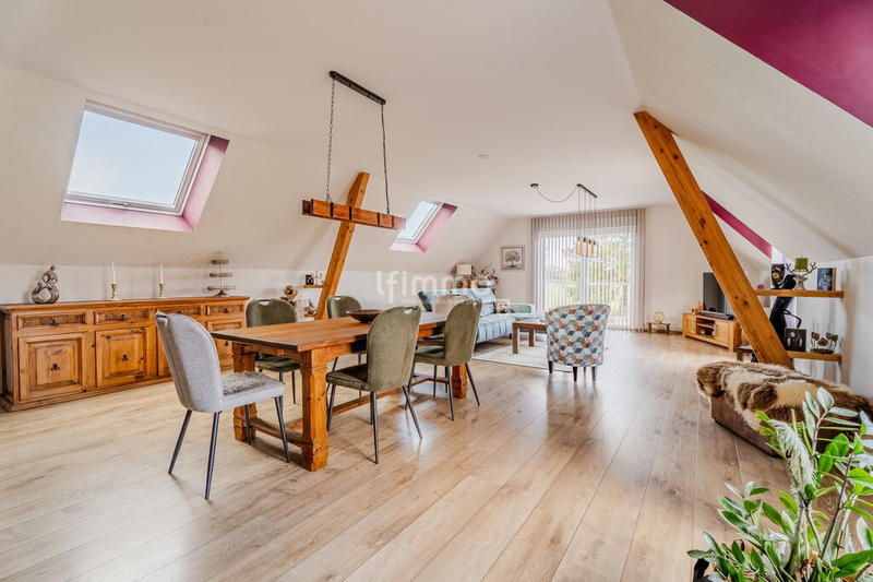 Maison - 216 m² - 6 pièces