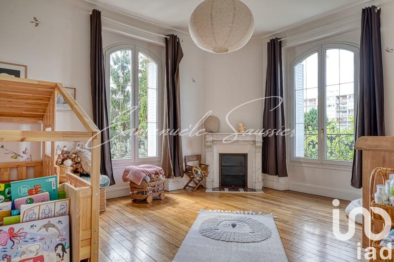 Maison - 223 m² - 10 pièces