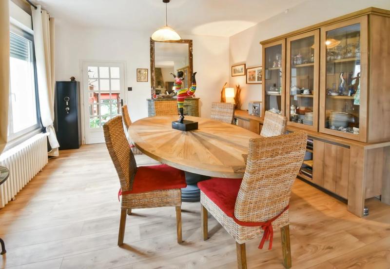 Maison - 172 m² - 8 pièces