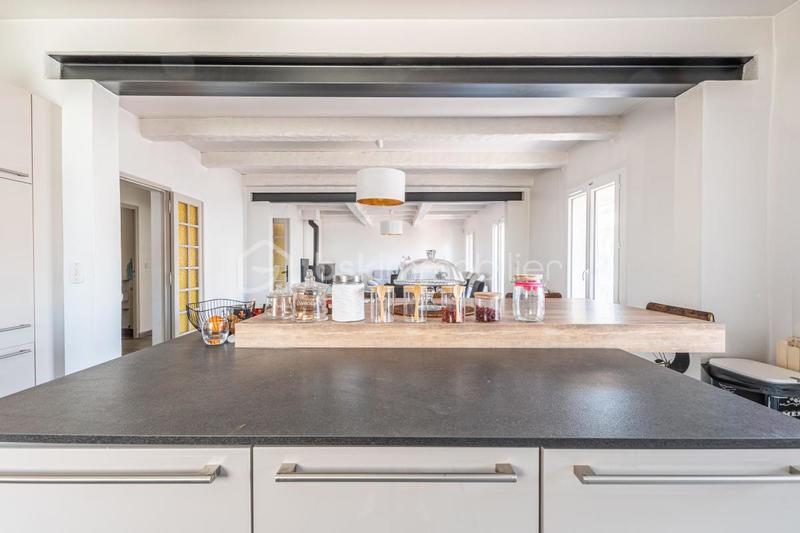 Maison - 210 m² - 8 pièces