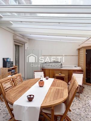 Maison - 95 m² - 5 pièces