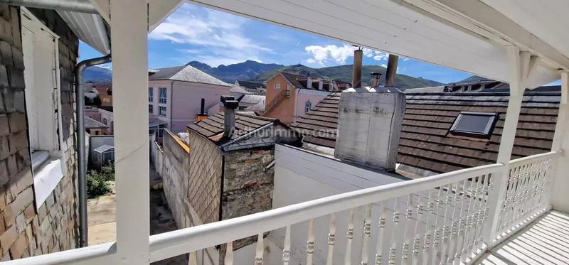 Immeuble - 211 m² - 9 pièces