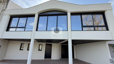 Maison - 215 m² - 6 pièces