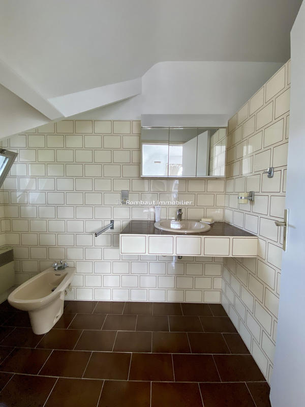 Maison - 246 m² - 10 pièces