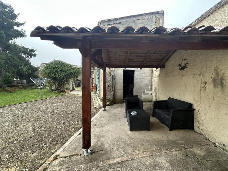 Maison en pierre - 217 m² - 6 pièces