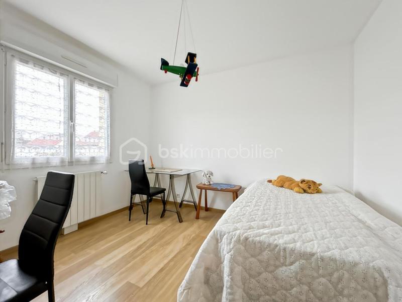 Maison - 93 m² - 5 pièces