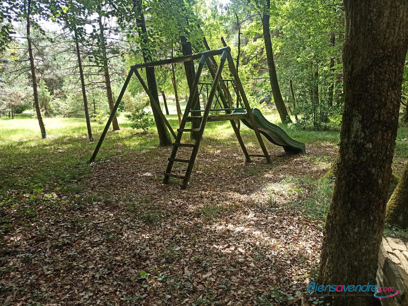 Terrain de loisirs - 100 000 m²