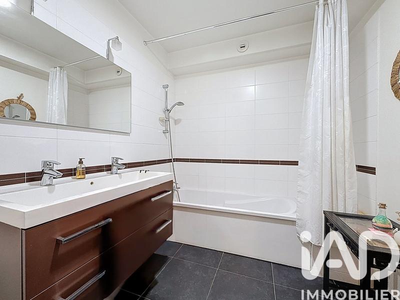 Appartement - 99 m² - 5 pièces