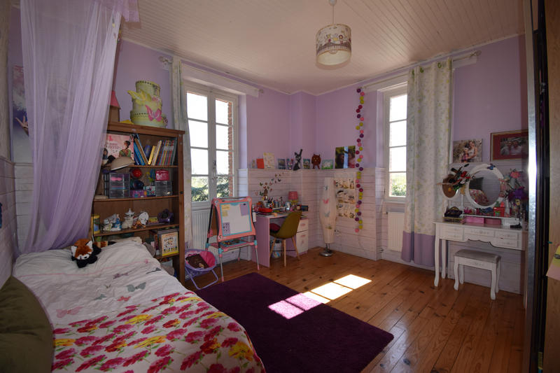 Propriété - 230 m² - 7 pièces