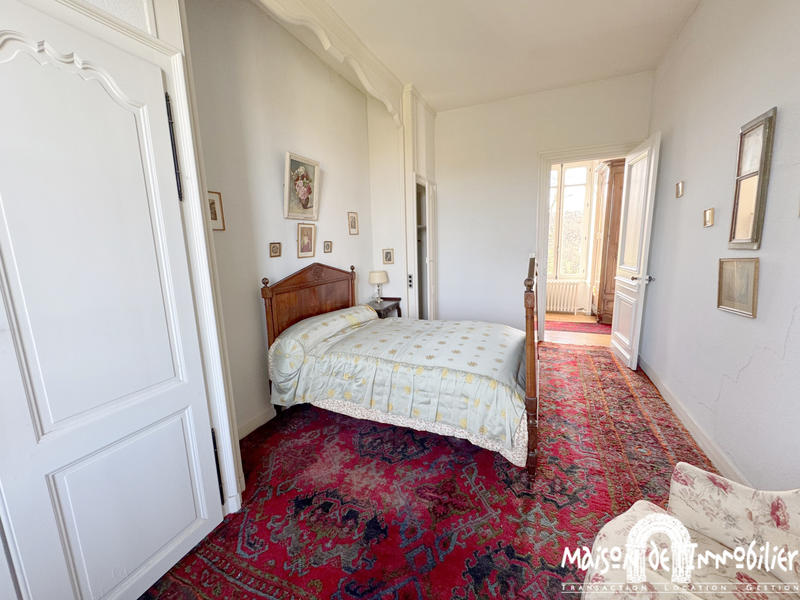 Maison - 527 m² - 12 pièces