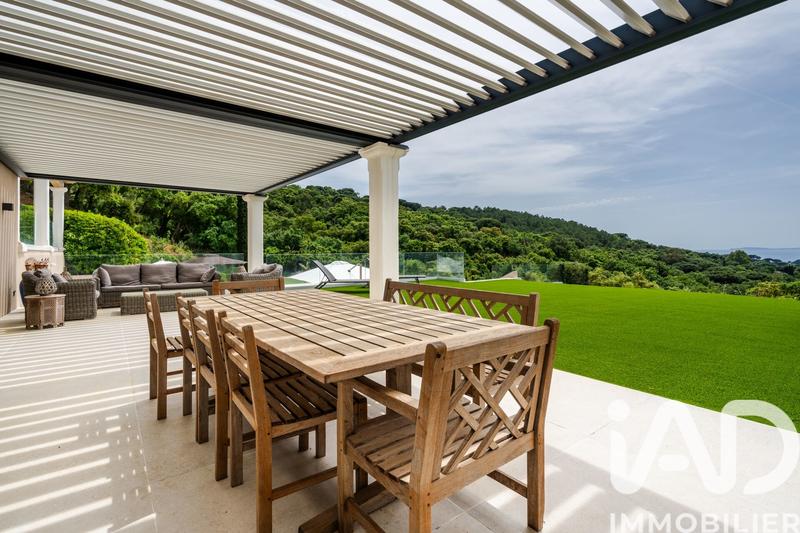 Maison - 370 m² - 7 pièces