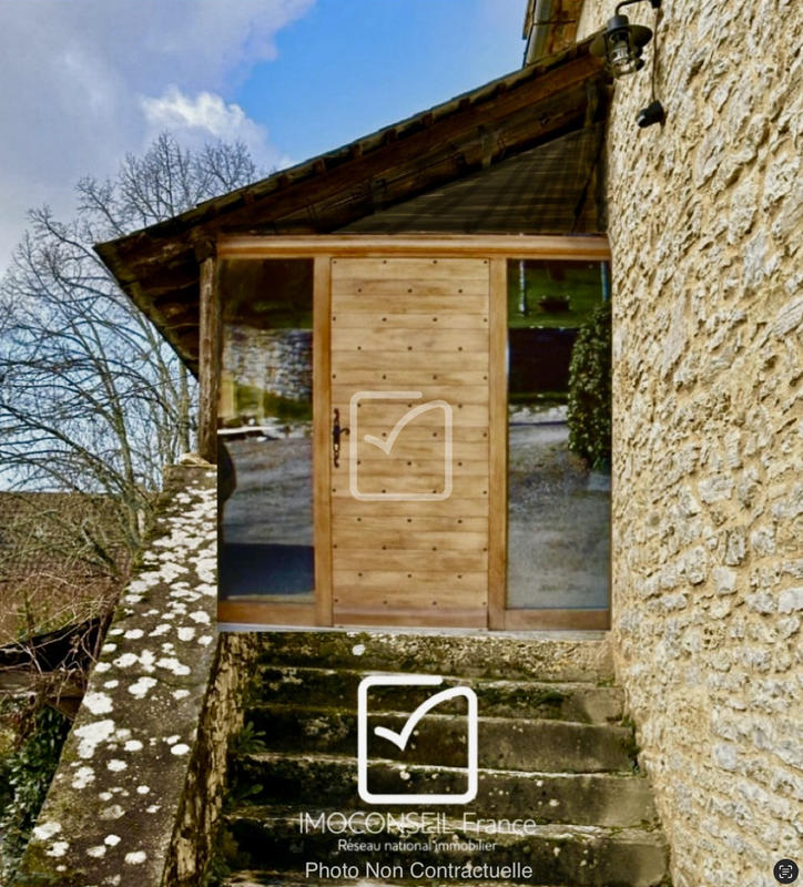 Maison - 255 m² - 9 pièces