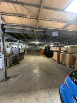 Local d'activités - 887 m²