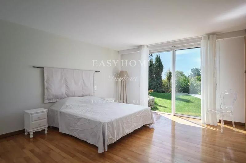 Maison - 361 m² - 9 pièces