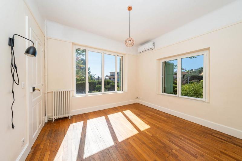 Maison - 201 m² - 7 pièces