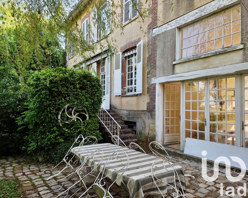 Maison - 205 m² - 8 pièces