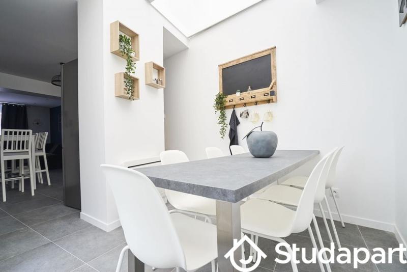 Chambre - 11 m² - 1 pièce