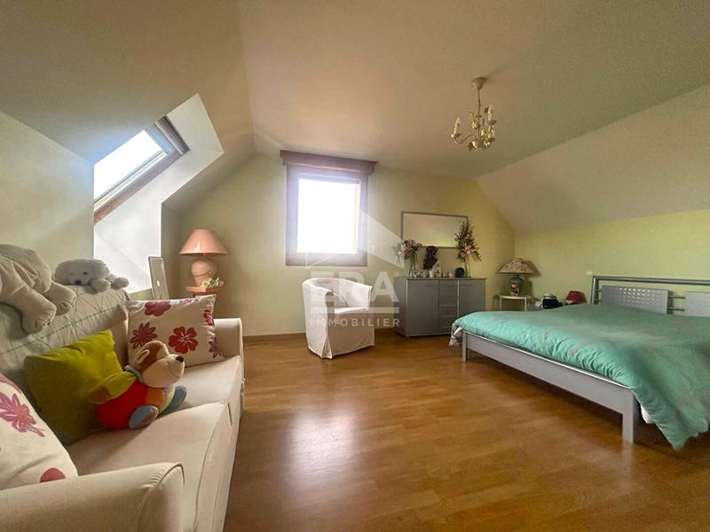 Maison - 209 m² - 9 pièces