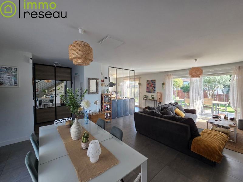 Maison - 169 m² - 8 pièces