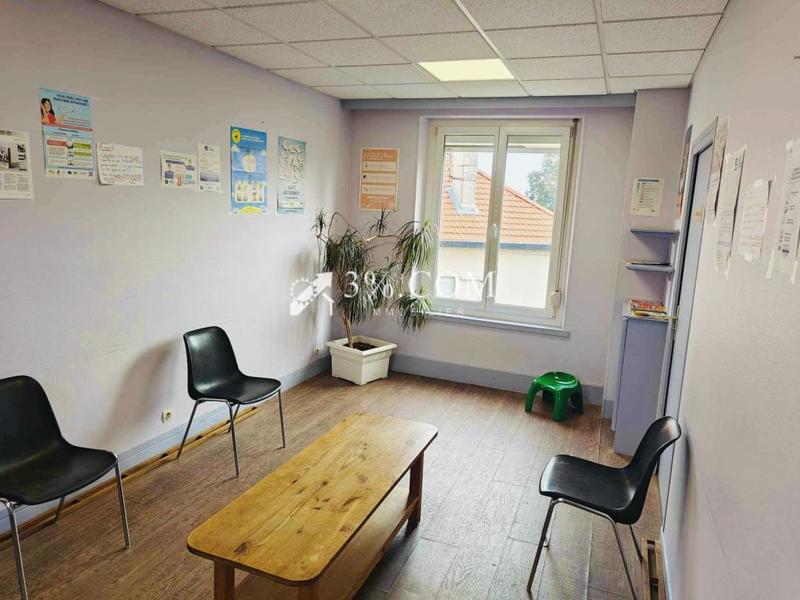 Bureau - 137 m² - 8 pièces