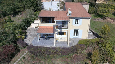 Maison - 140 m² - 6 pièces
