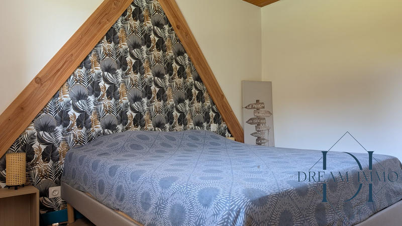 Maison - 235 m² - 7 pièces