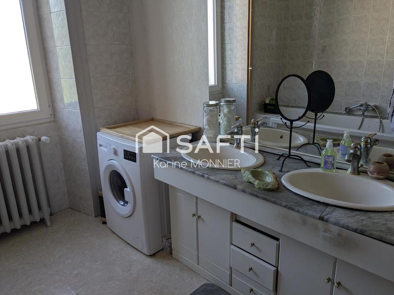 Maison - 330 m² - 12 pièces