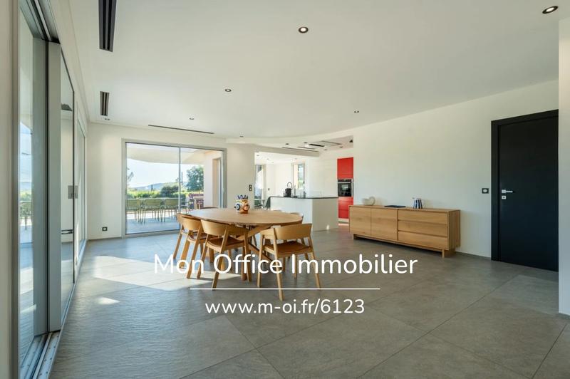 Maison d'architecte - 250 m² - 6 pièces