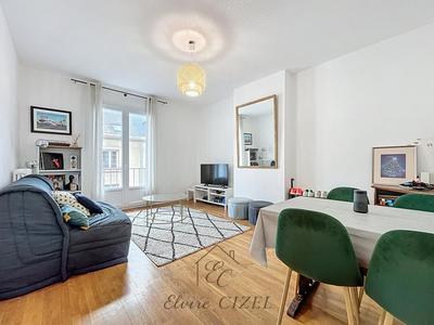 Appartement ancien - 60 m² - 2 pièces