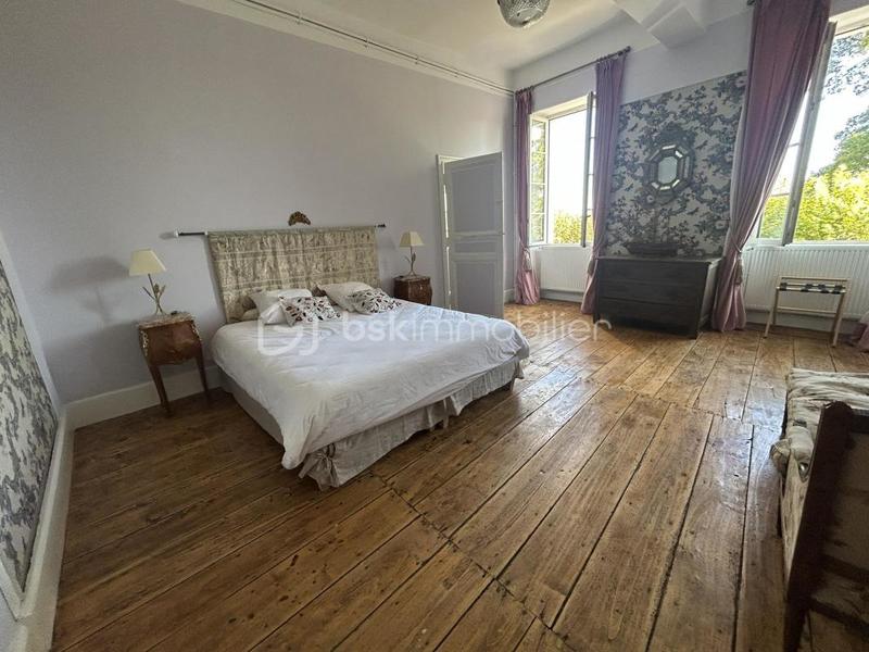 Château - 722 m² - 19 pièces