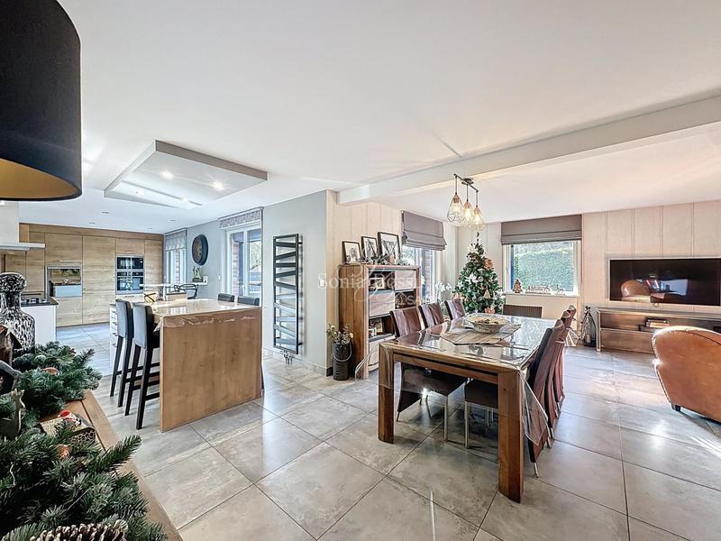 Maison - 167 m² - 6 pièces