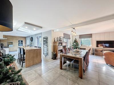 Maison - 167 m² - 6 pièces