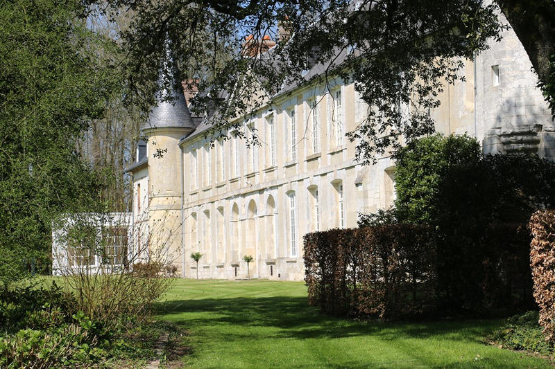 Château - 1 200 m² - 20 pièces
