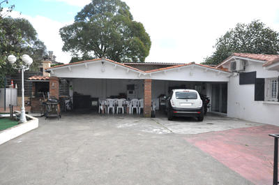 Maison - 90 m² - 3 pièces