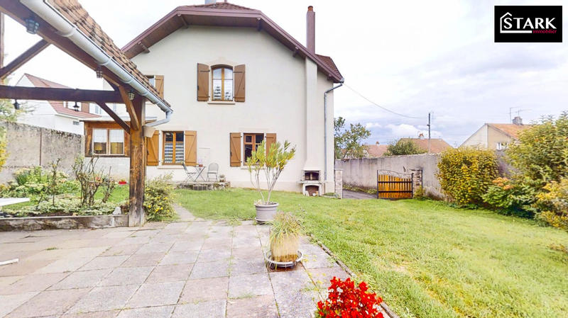 Maison - 185 m² - 11 pièces