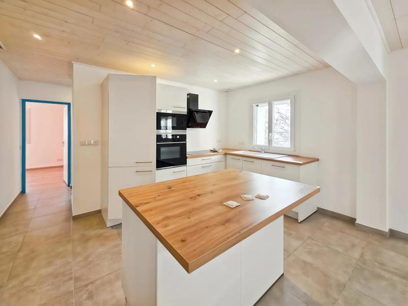 Maison - 152 m² - 8 pièces