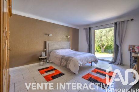 Maison - 240 m² - 5 pièces