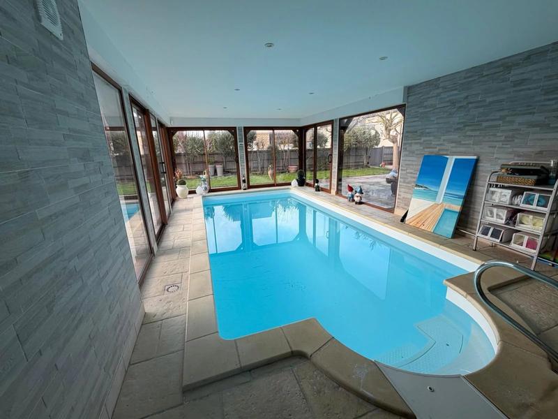 Maison - 200 m² - 6 pièces