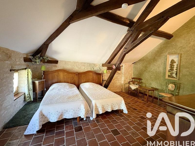 Maison - 221 m² - 9 pièces