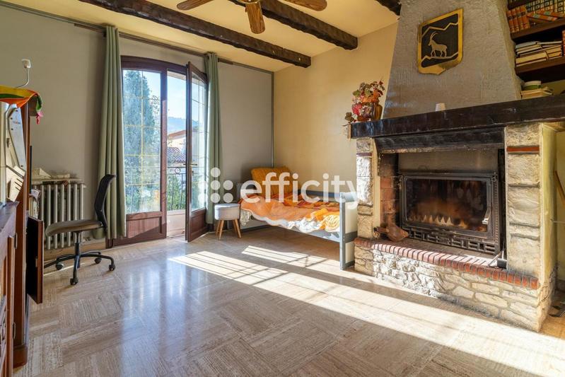 Maison - 328 m² - 8 pièces