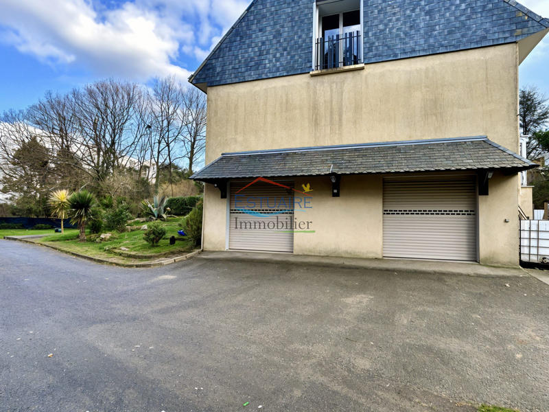 Maison - 220 m² - 9 pièces