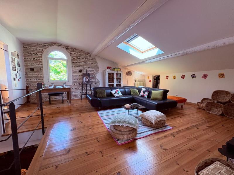 Maison - 252 m² - 7 pièces