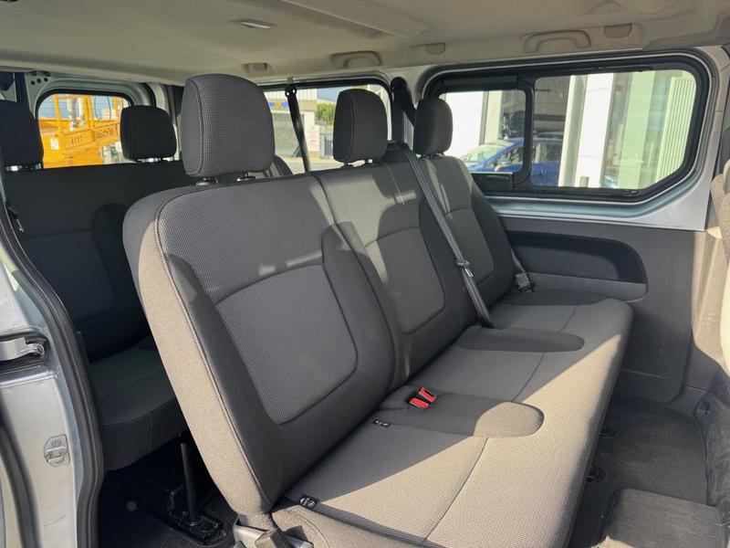 Renault Trafic 2.0 Dci 150 Ch Zen 9 Places