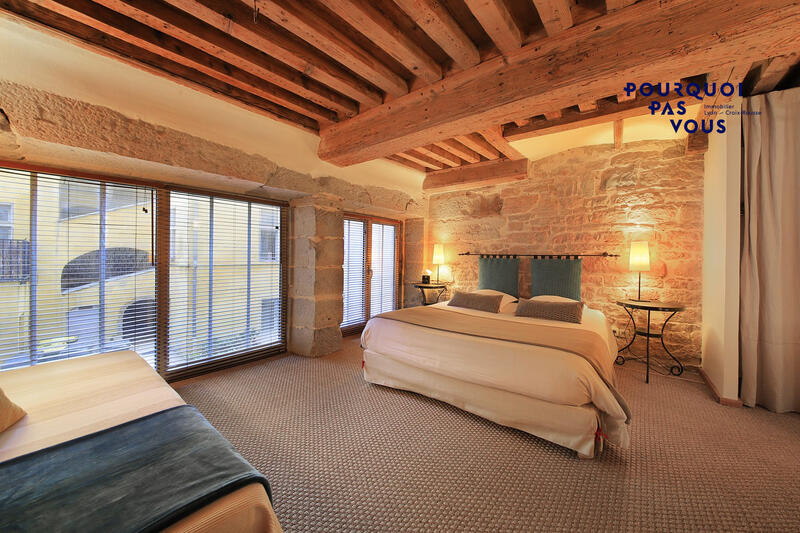 Appartement - 230 m² - 8 pièces