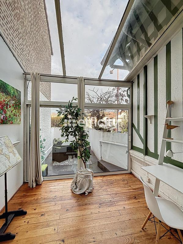 Maison - 206 m² - 9 pièces