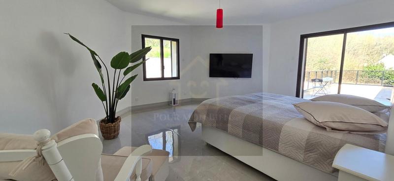 Maison - 315 m² - 8 pièces