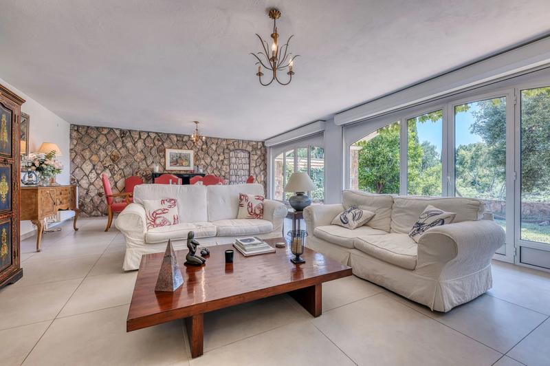 Maison - 195 m² - 6 pièces