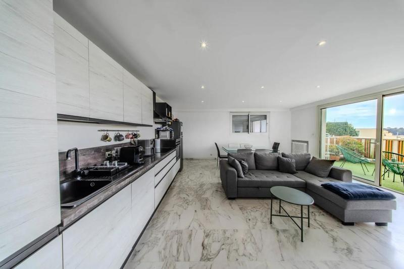 Studio - 117 m² - 4 pièces