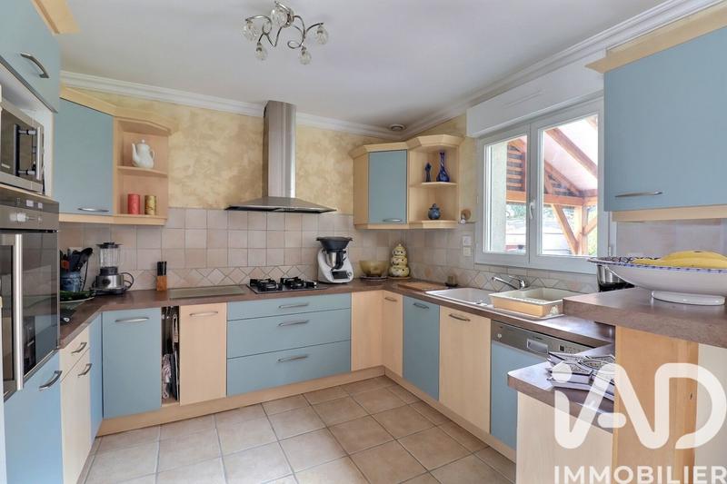 Maison - 140 m² - 8 pièces